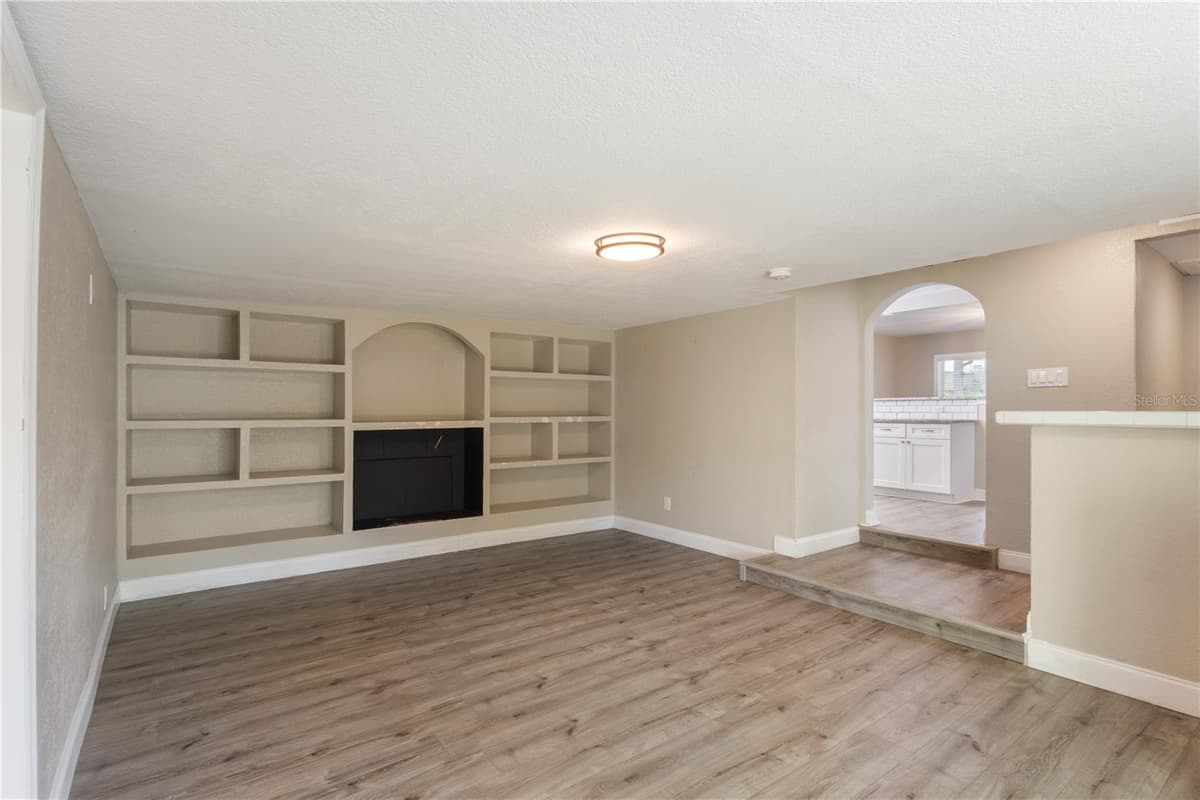 320 ALTHEA AVENUE — photo 9 of 28