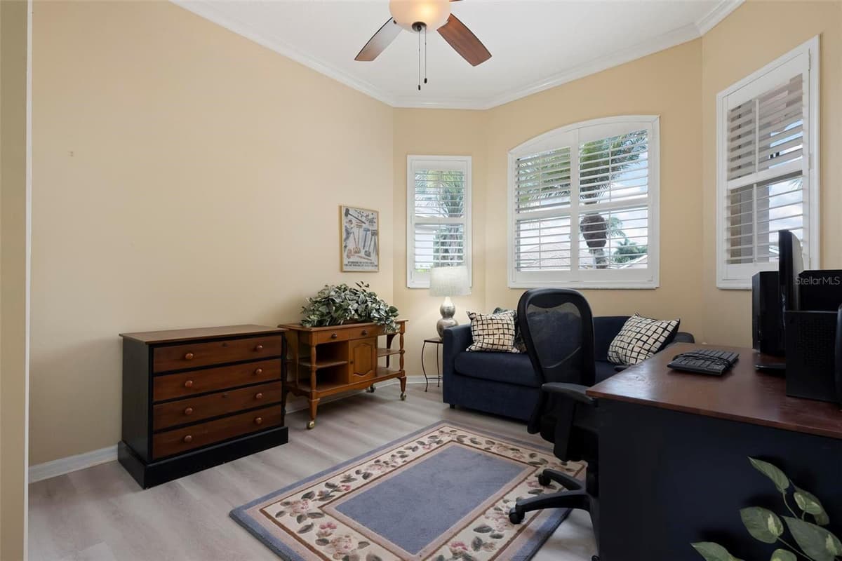6852 SAGEBRUSH CIRCLE — photo 18 of 43