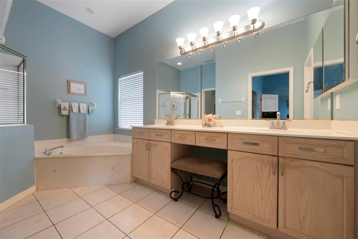 6852 SAGEBRUSH CIRCLE — photo 23 of 43