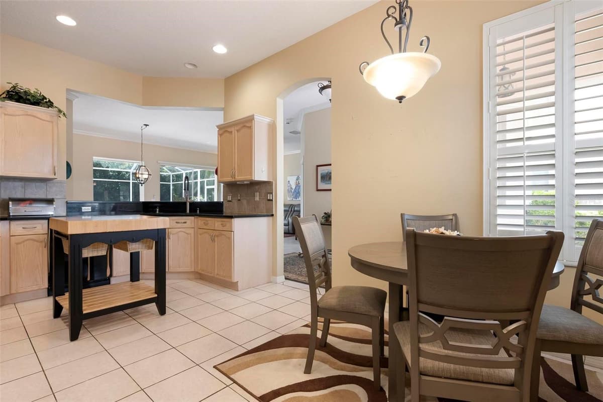 6852 SAGEBRUSH CIRCLE — photo 13 of 43