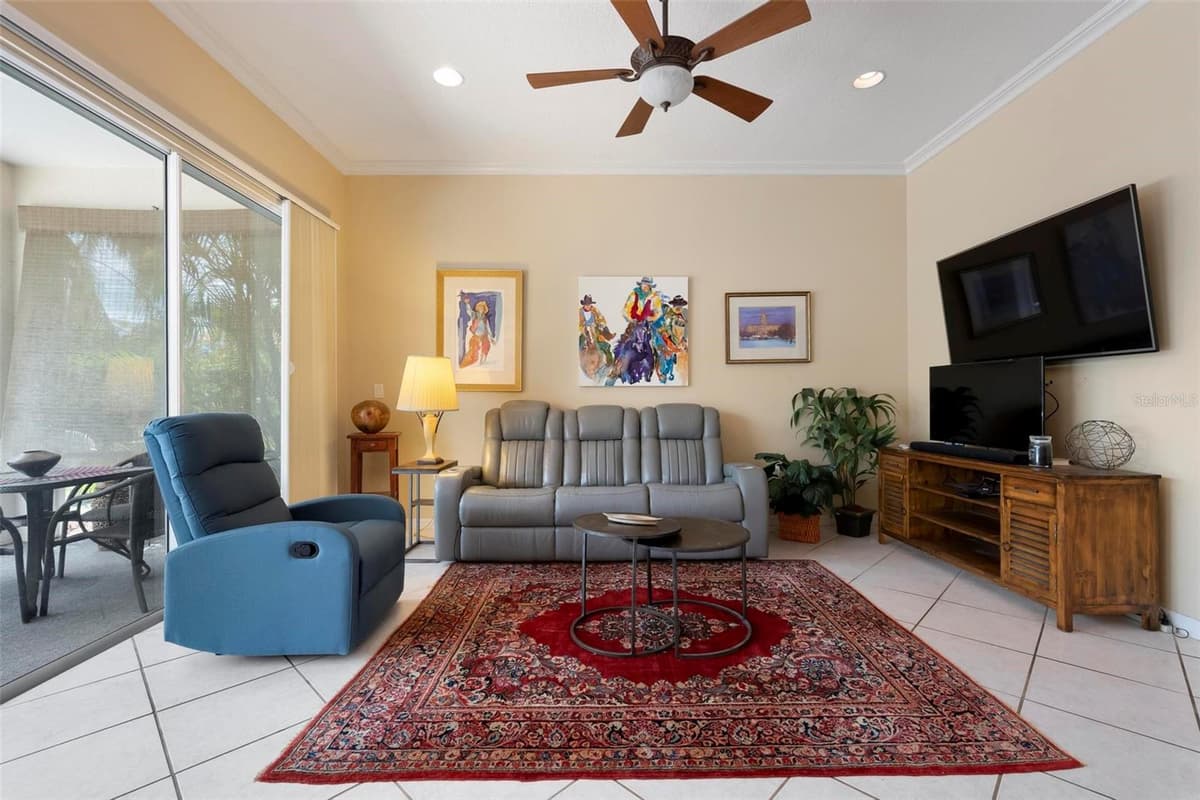 6852 SAGEBRUSH CIRCLE — photo 5 of 43