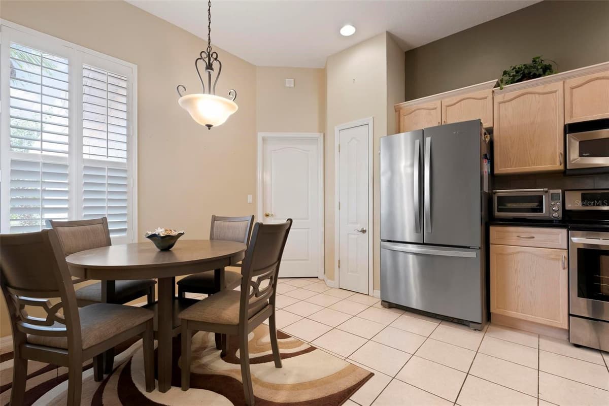 6852 SAGEBRUSH CIRCLE — photo 15 of 43