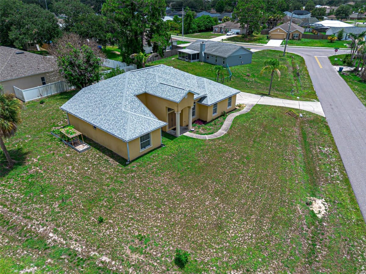 525 JUSTINE AVENUE — photo 31 of 42
