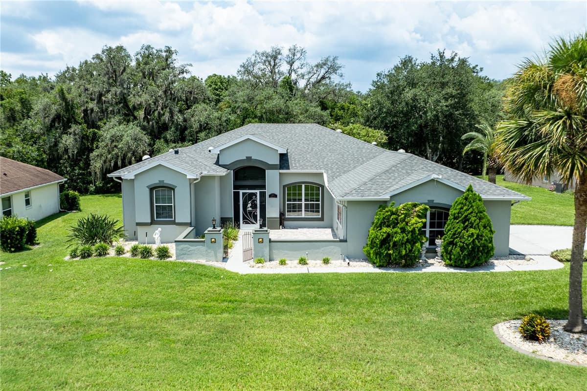 5121 AURORA DRIVE — photo 1 of 46