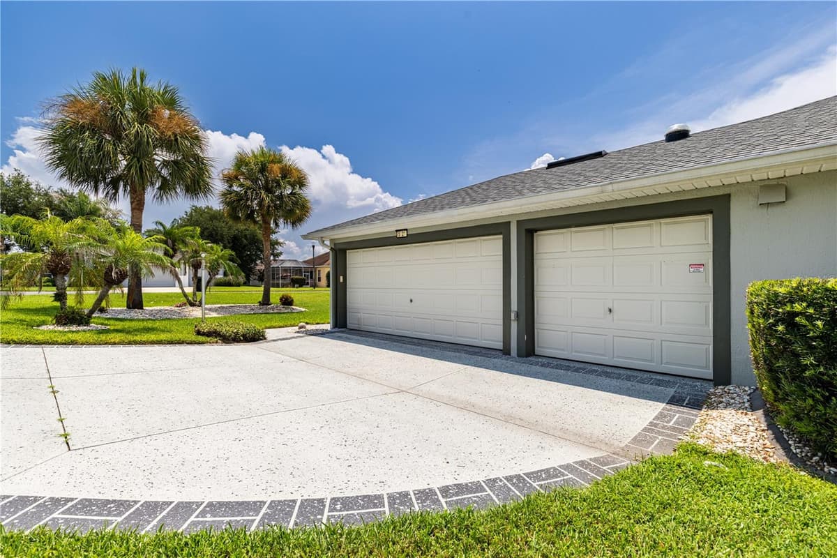 5121 AURORA DRIVE — photo 11 of 46
