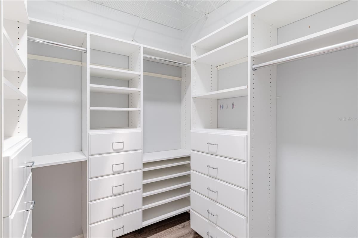5121 AURORA DRIVE — photo 43 of 46