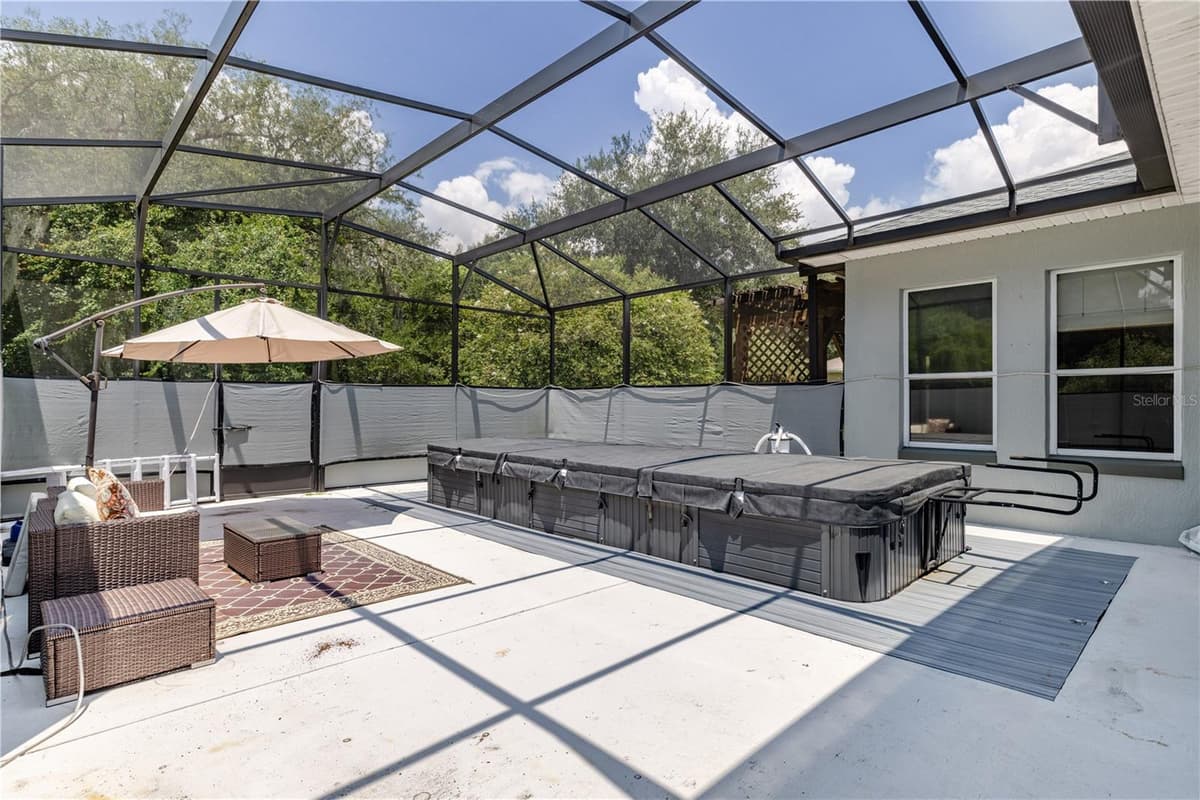 5121 AURORA DRIVE — photo 15 of 46