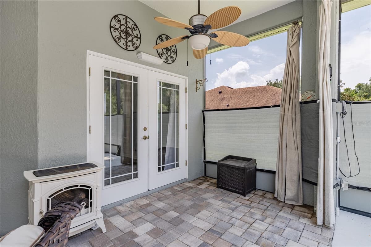 5121 AURORA DRIVE — photo 21 of 46