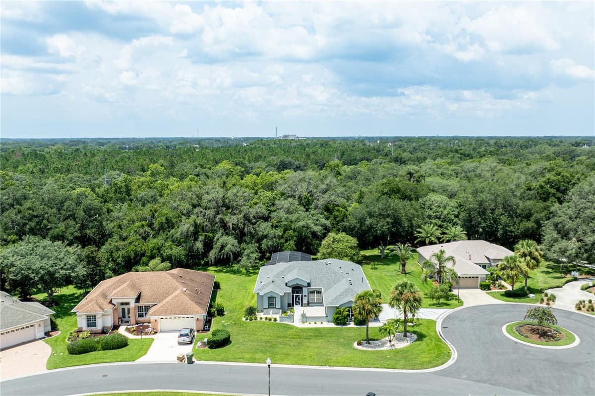 5121 AURORA DRIVE — photo 8 of 46