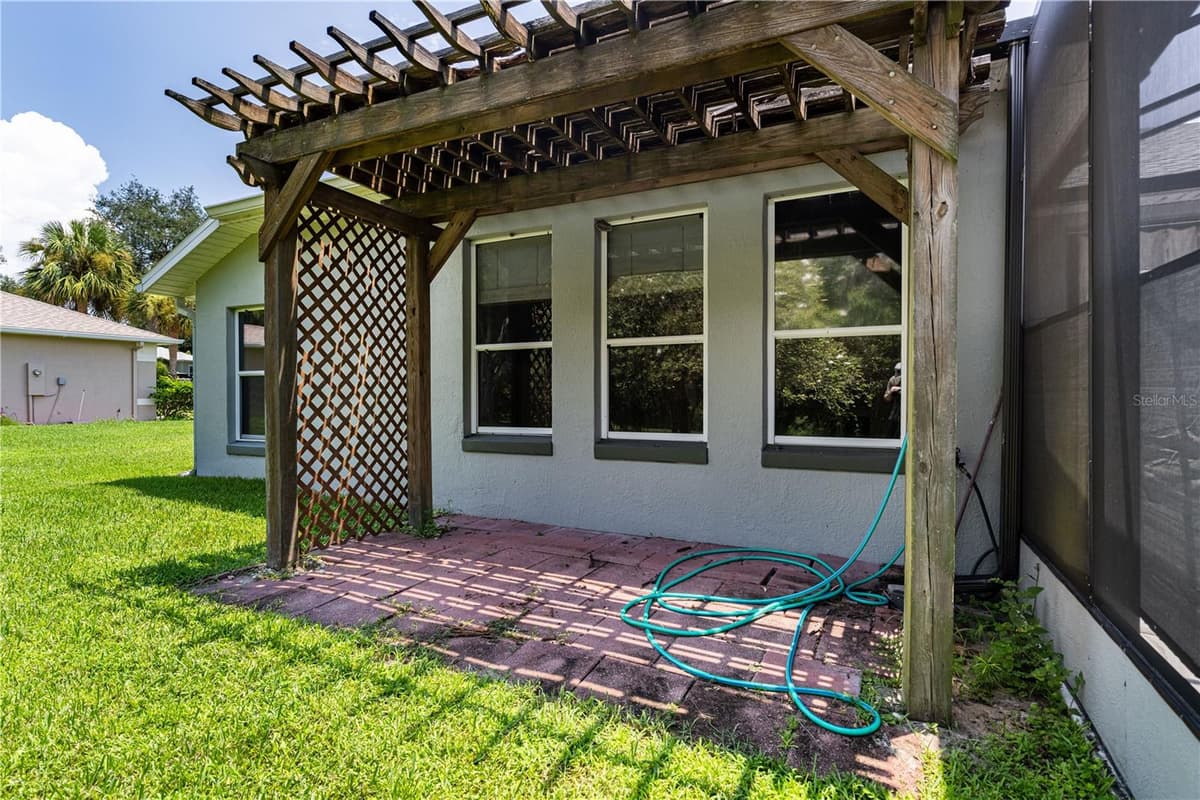 5121 AURORA DRIVE — photo 18 of 46