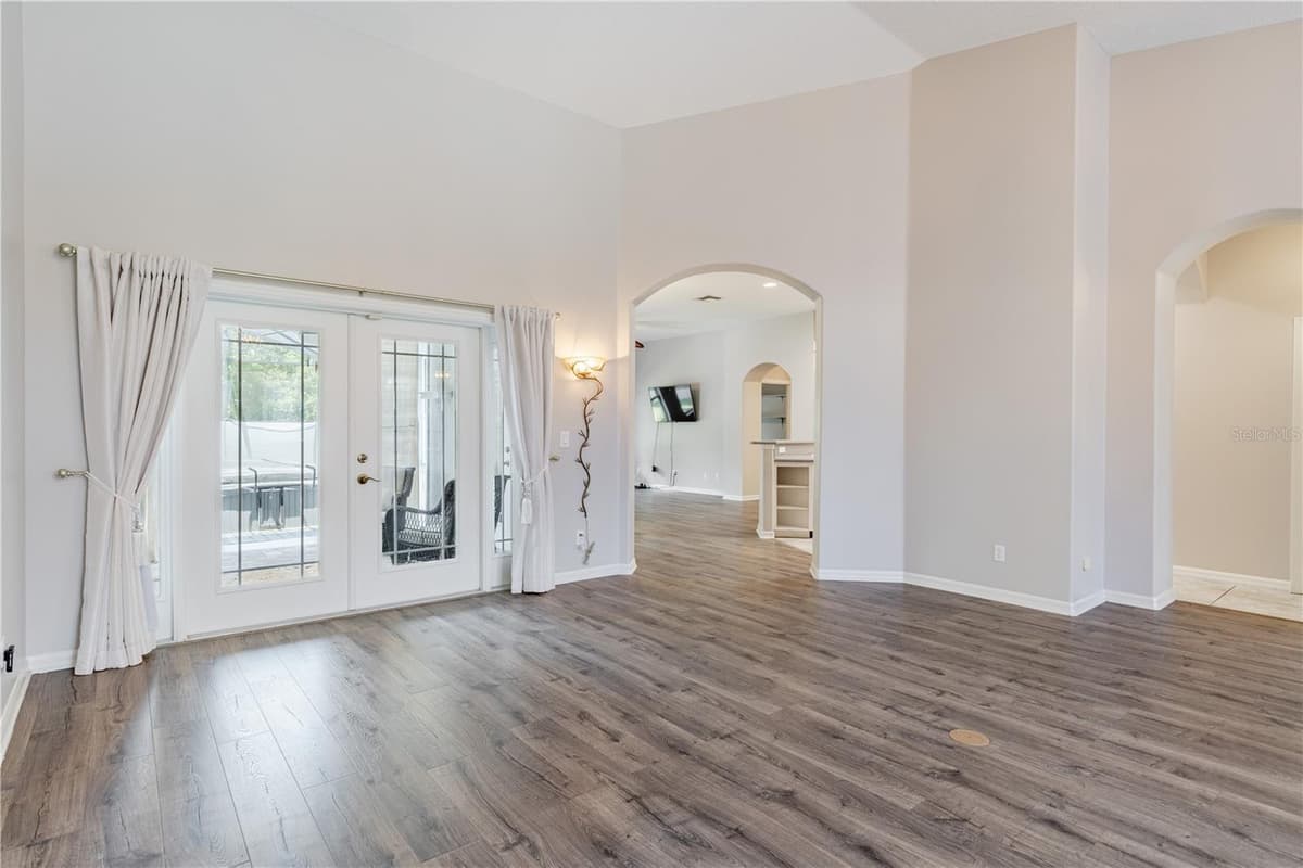 5121 AURORA DRIVE — photo 26 of 46