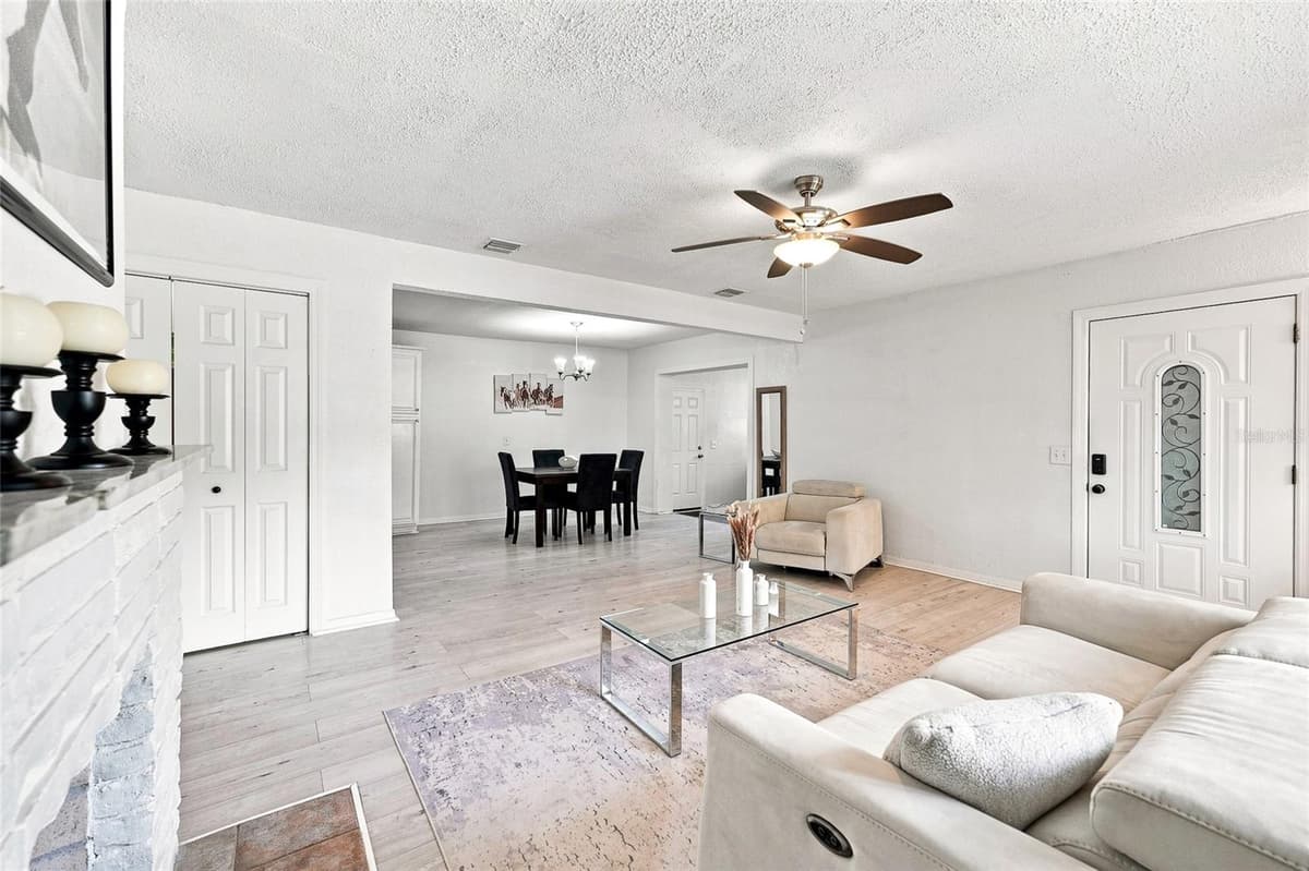 4015 RIVER HILLS DRIVE — photo 10 of 73