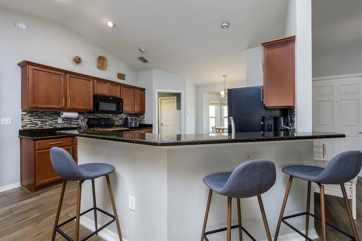 708 TOWER GROVE DRIVE — photo 8 of 34