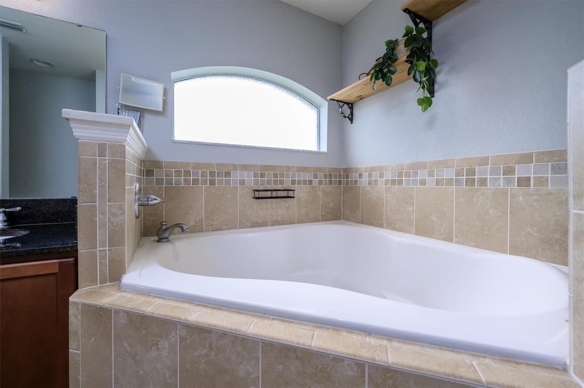 708 TOWER GROVE DRIVE — photo 15 of 34