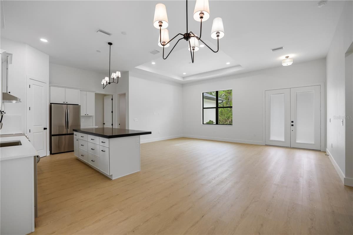 317 DORMAN STREET — photo 6 of 41