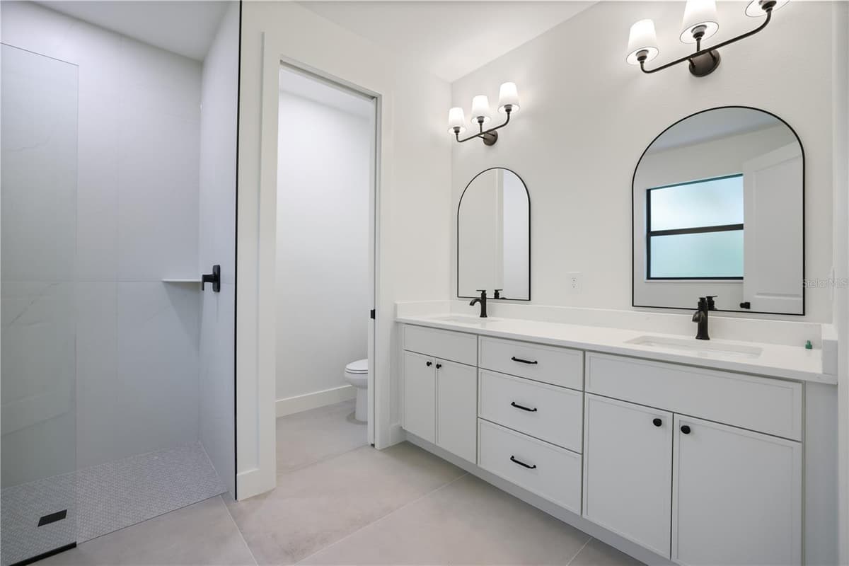 317 DORMAN STREET — photo 15 of 41