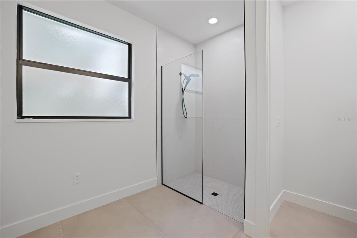 317 DORMAN STREET — photo 16 of 41
