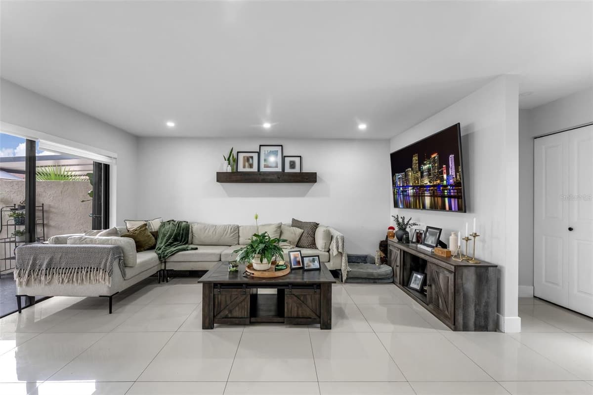 14932 SW 89TH ST — photo 6 of 49