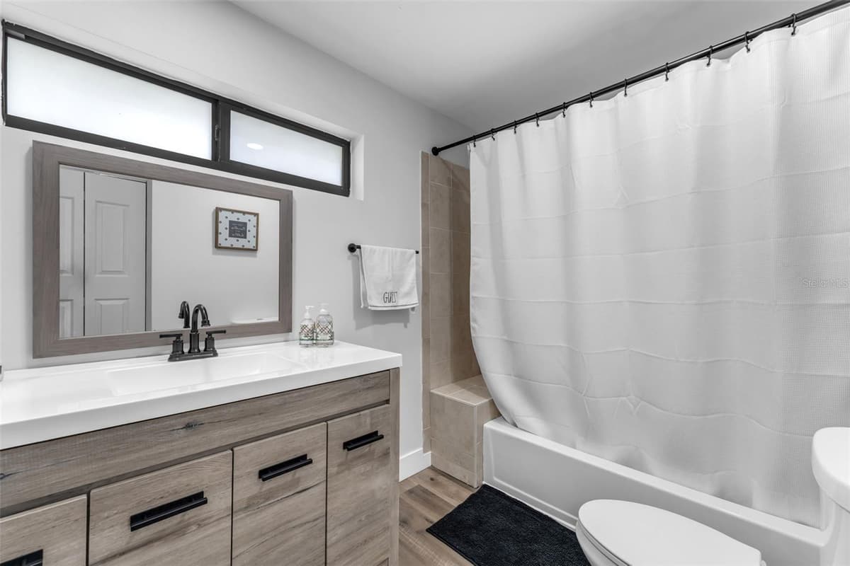 14932 SW 89TH ST — photo 13 of 49