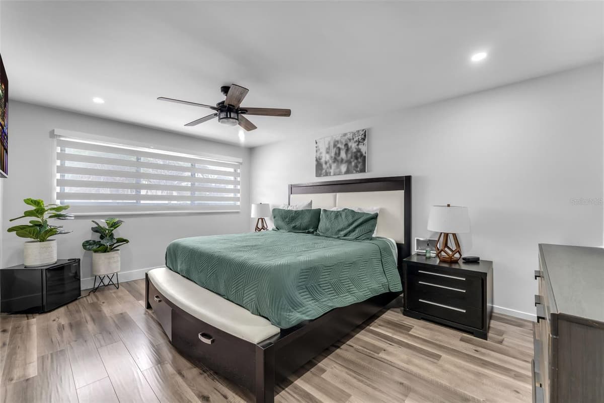 14932 SW 89TH ST — photo 16 of 49