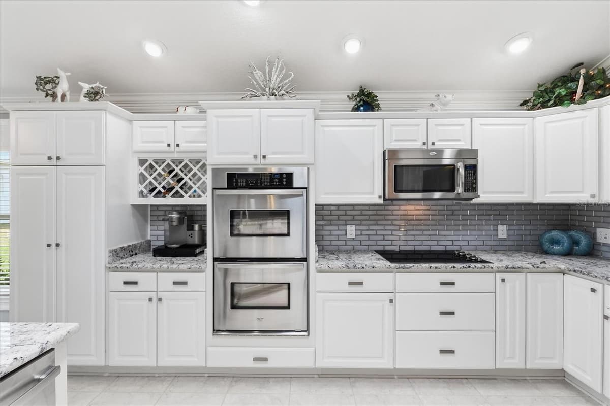 2938 ADRIENNE WAY — photo 18 of 53