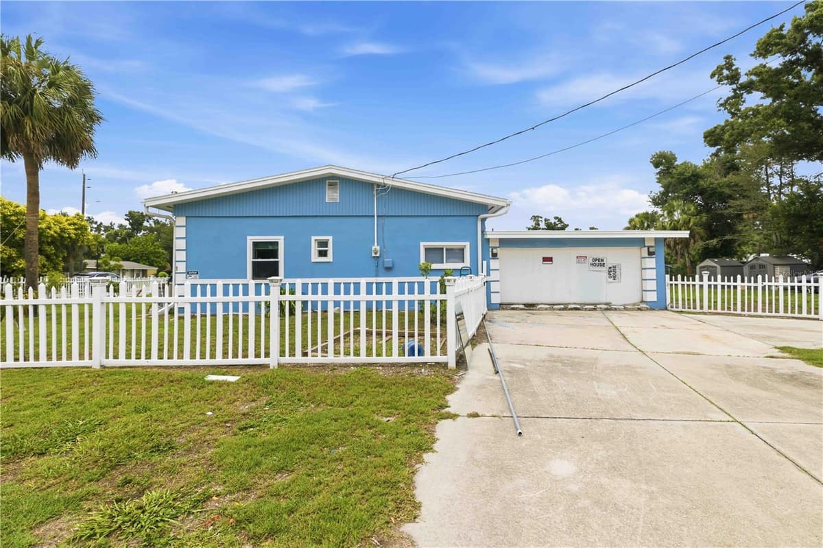 3706 OLD BRADENTON ROAD — photo 3 of 38