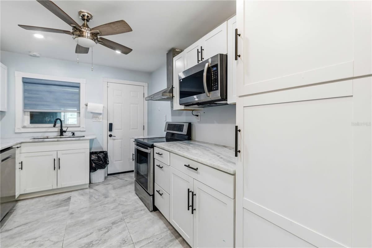 3706 OLD BRADENTON ROAD — photo 16 of 38