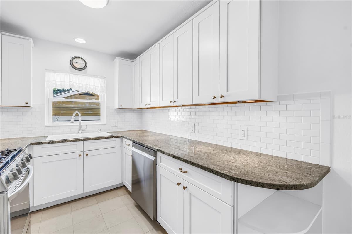 348 11TH AVENUE — photo 8 of 27