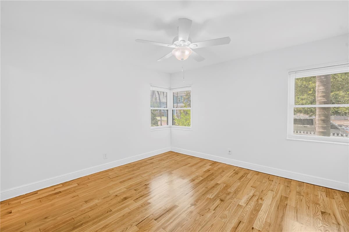 348 11TH AVENUE — photo 10 of 27
