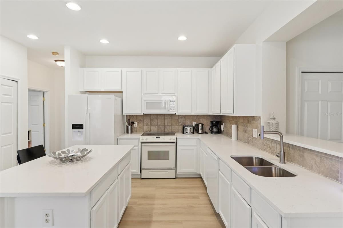 334 ORANGE COSMOS BOULEVARD — photo 3 of 30
