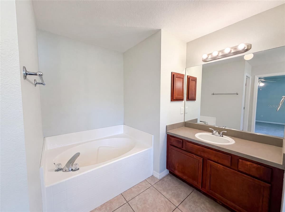 306 GARDEN OAK COURT — photo 22 of 32
