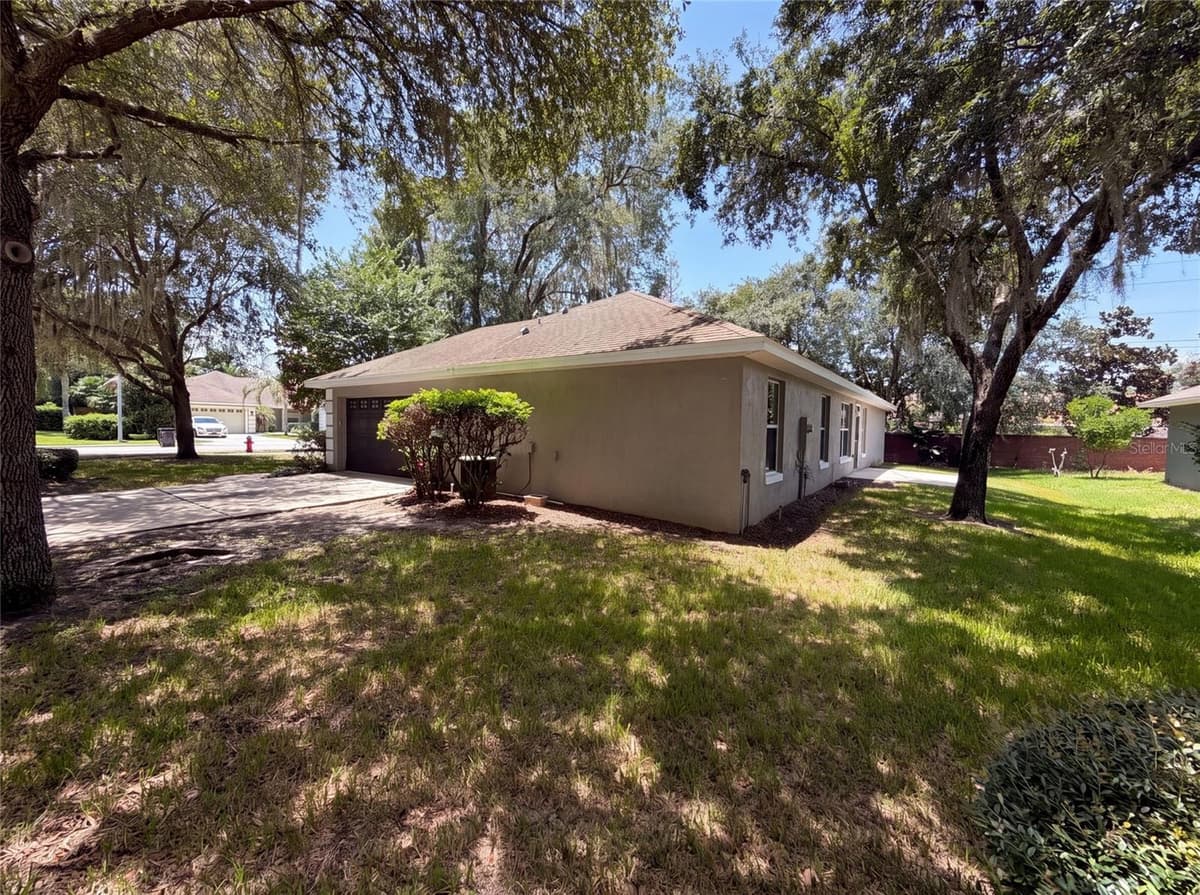 306 GARDEN OAK COURT — photo 28 of 32