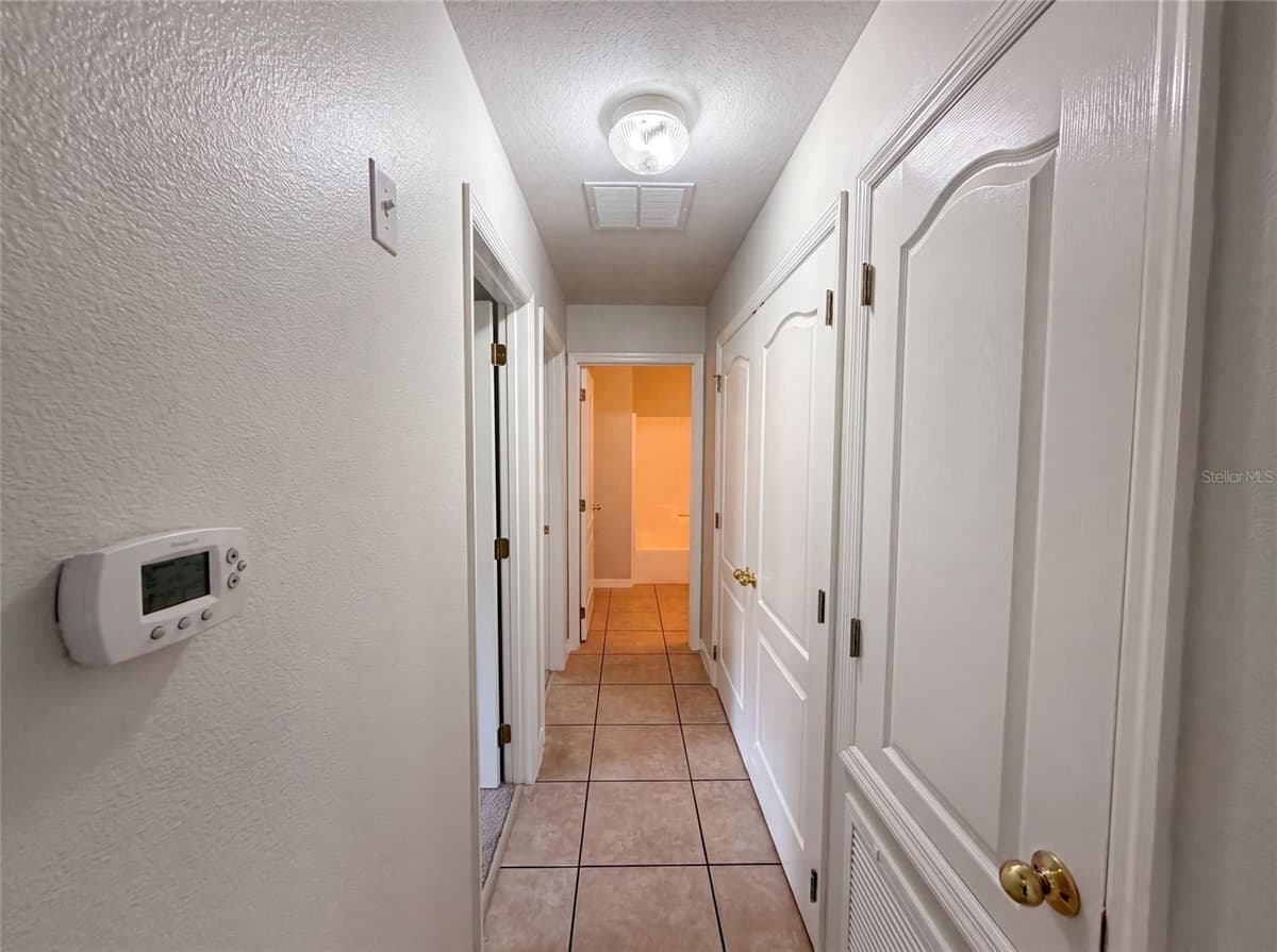 306 GARDEN OAK COURT — photo 13 of 32