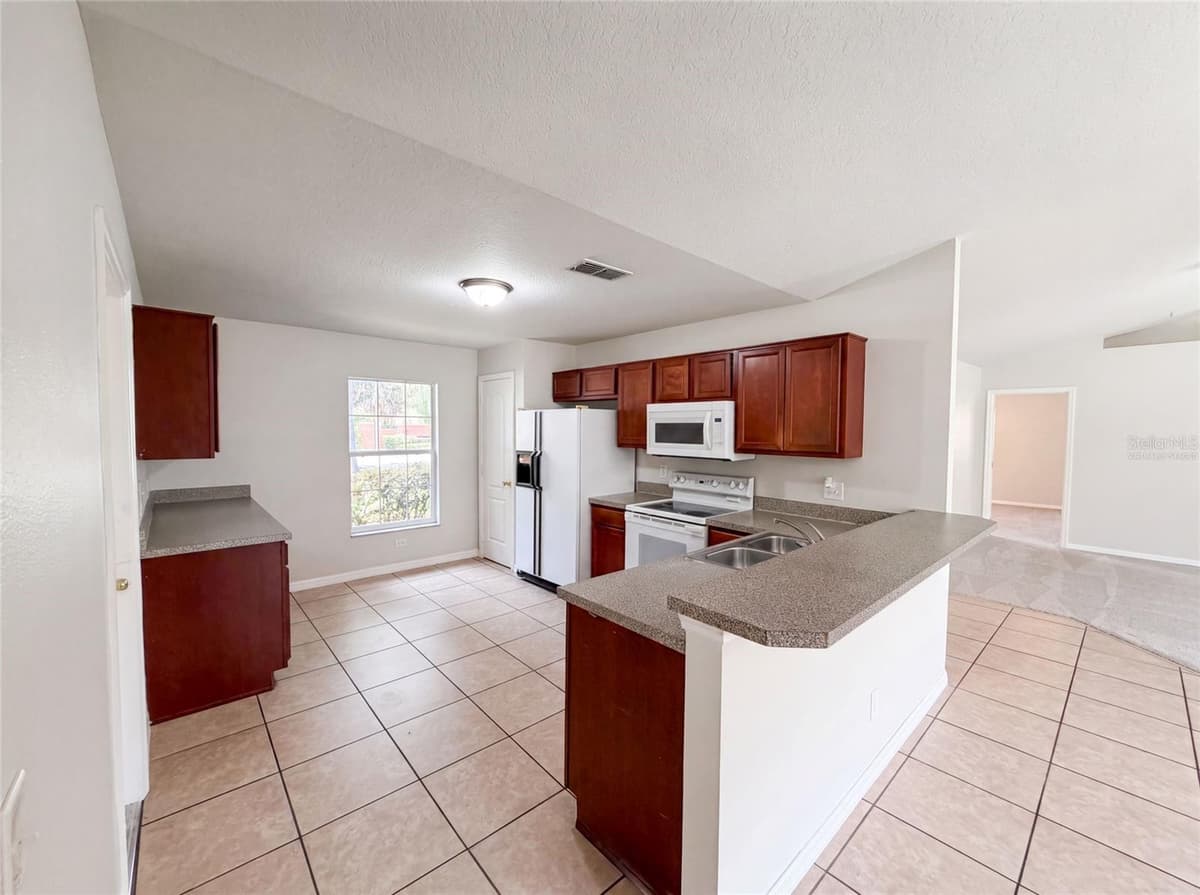 306 GARDEN OAK COURT — photo 2 of 32
