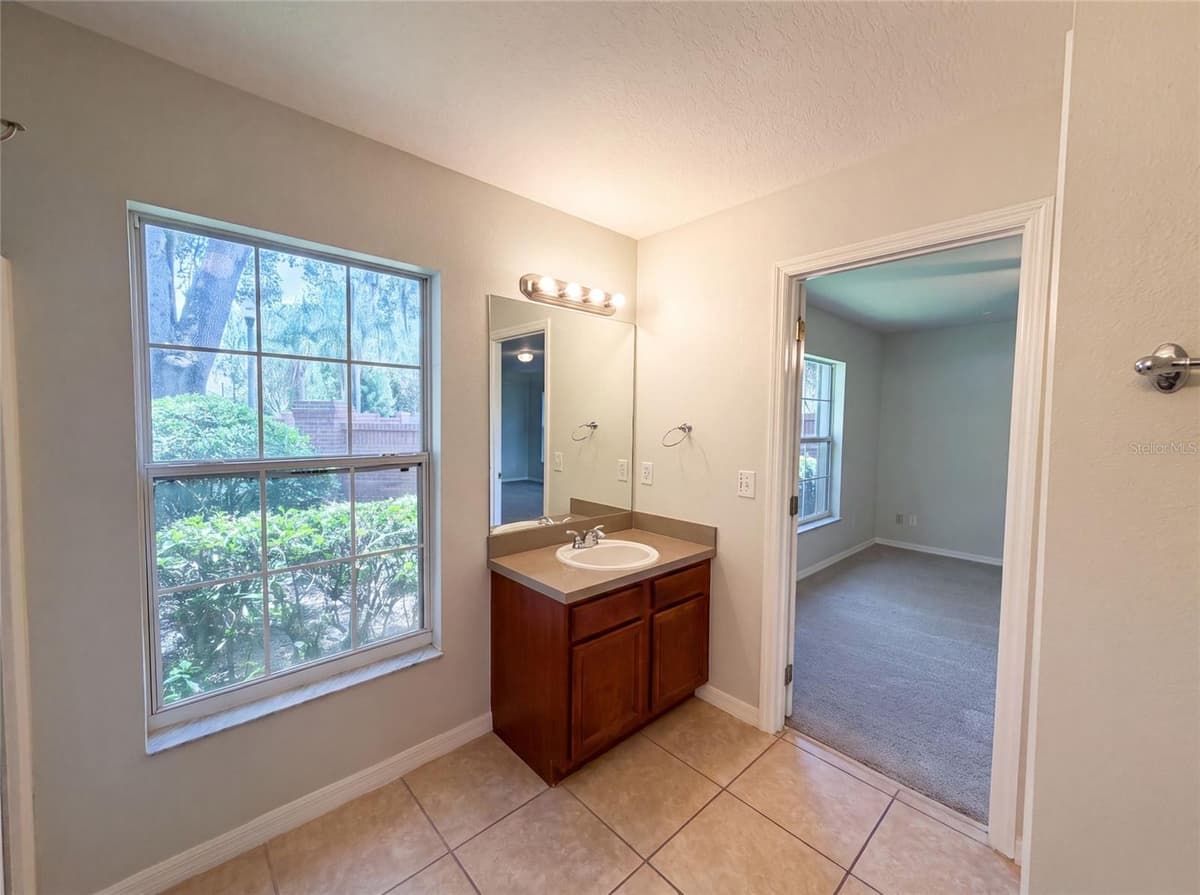 306 GARDEN OAK COURT — photo 24 of 32