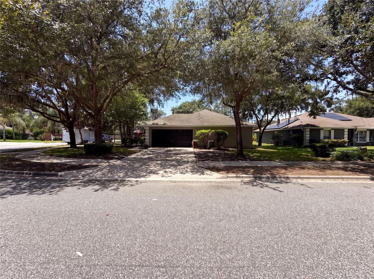 306 GARDEN OAK COURT — photo 26 of 32