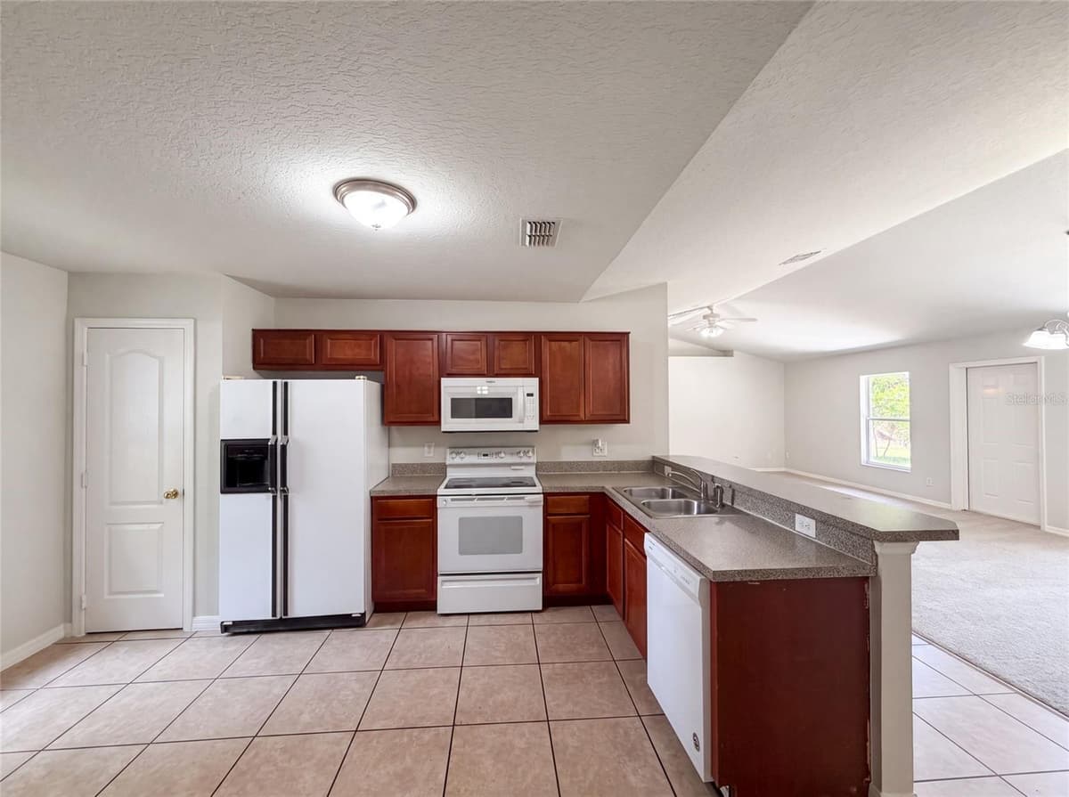 306 GARDEN OAK COURT — photo 10 of 32