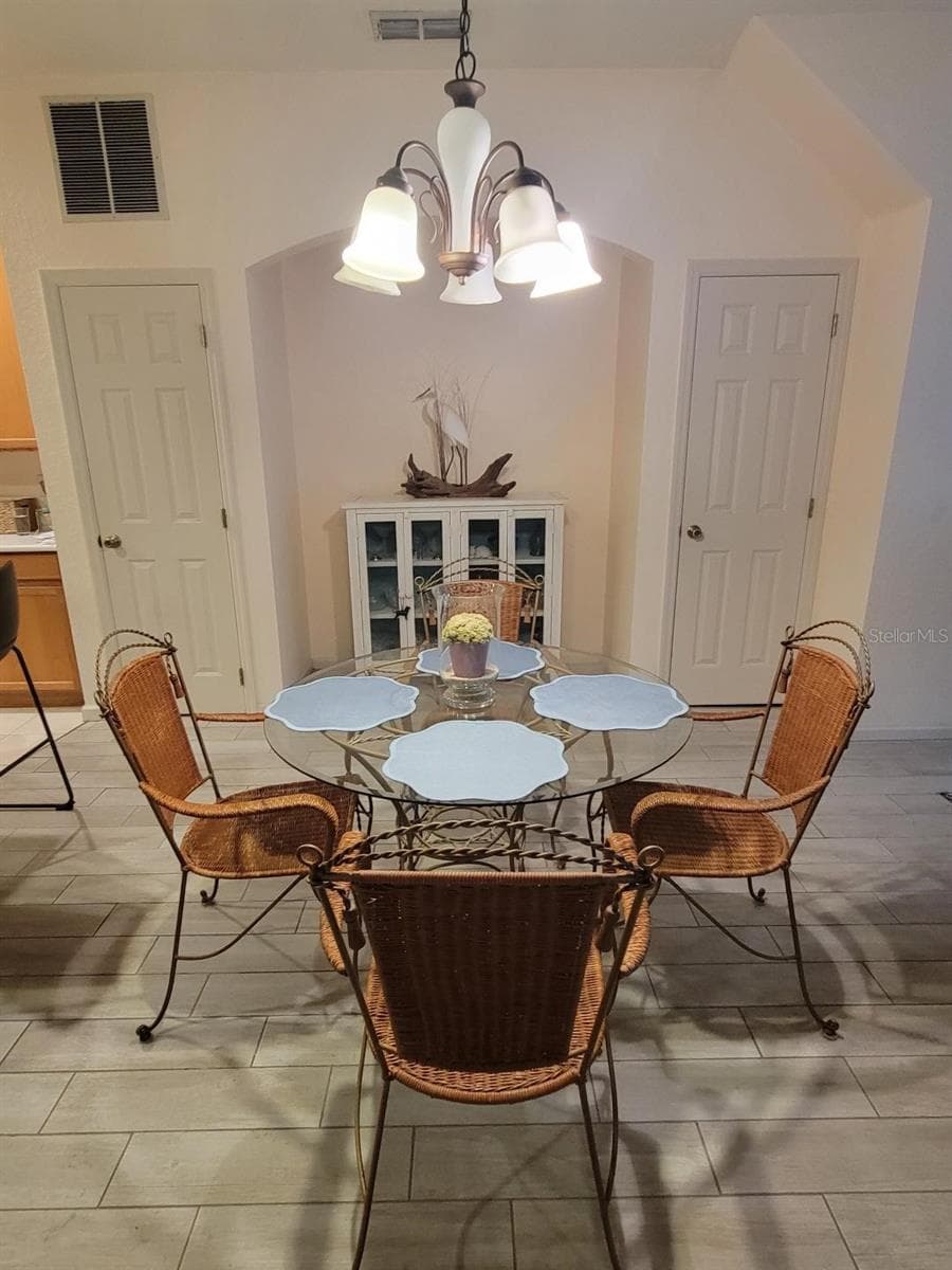 2904 GRAFTON DRIVE — photo 9 of 23