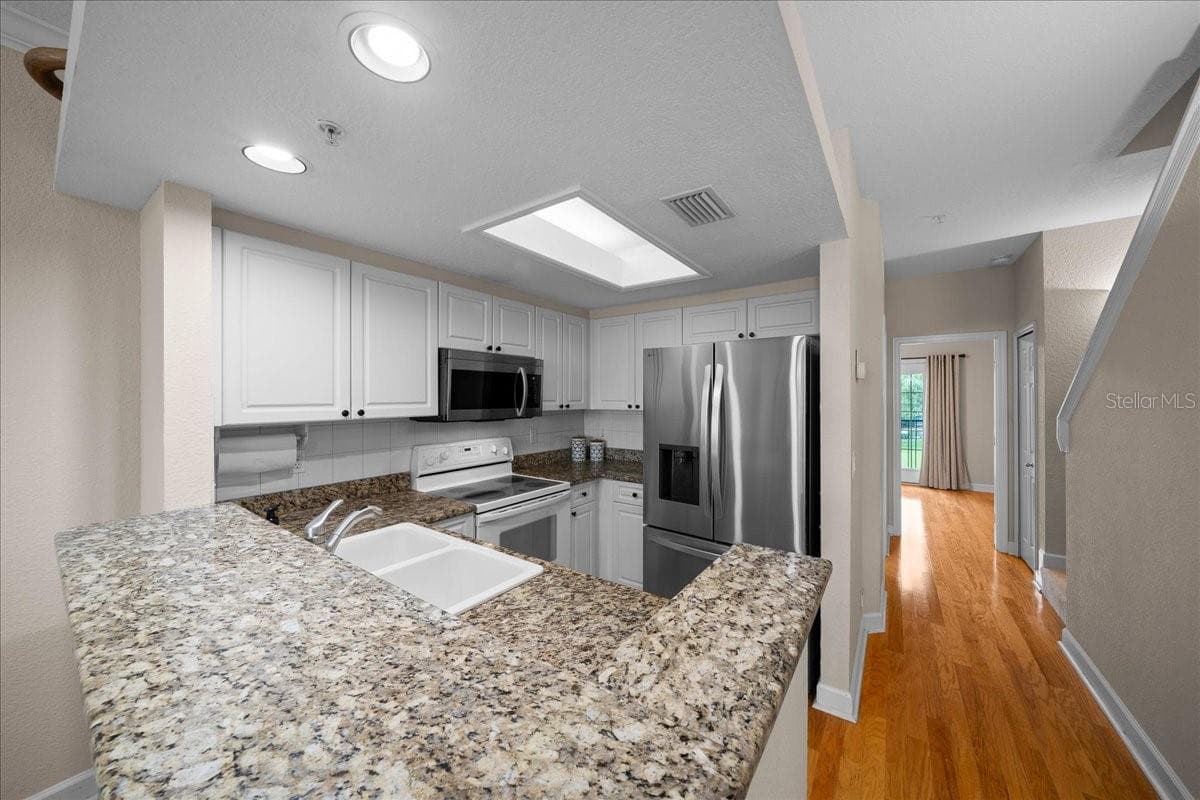 158 BRENT CIRCLE — photo 9 of 67
