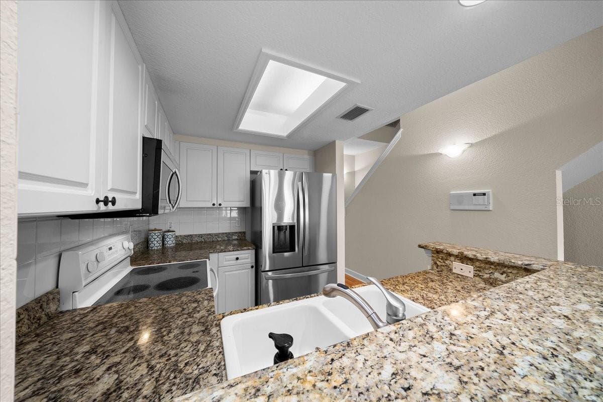 158 BRENT CIRCLE — photo 10 of 67