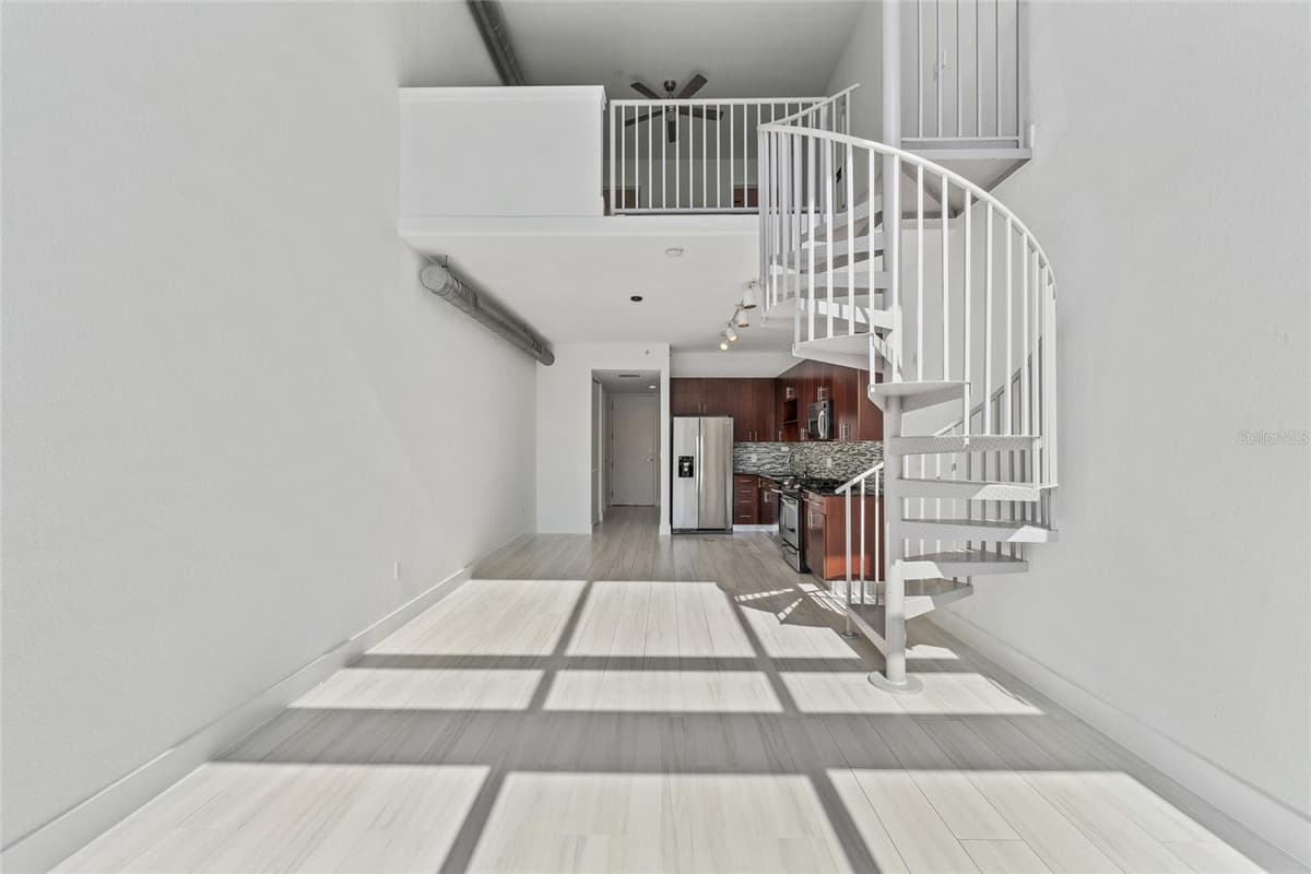 150 ROBINSON STREET — photo 6 of 24