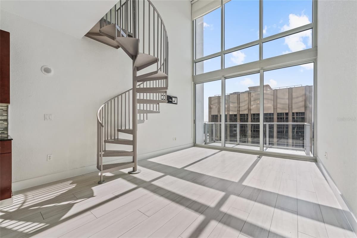 150 ROBINSON STREET — photo 13 of 24