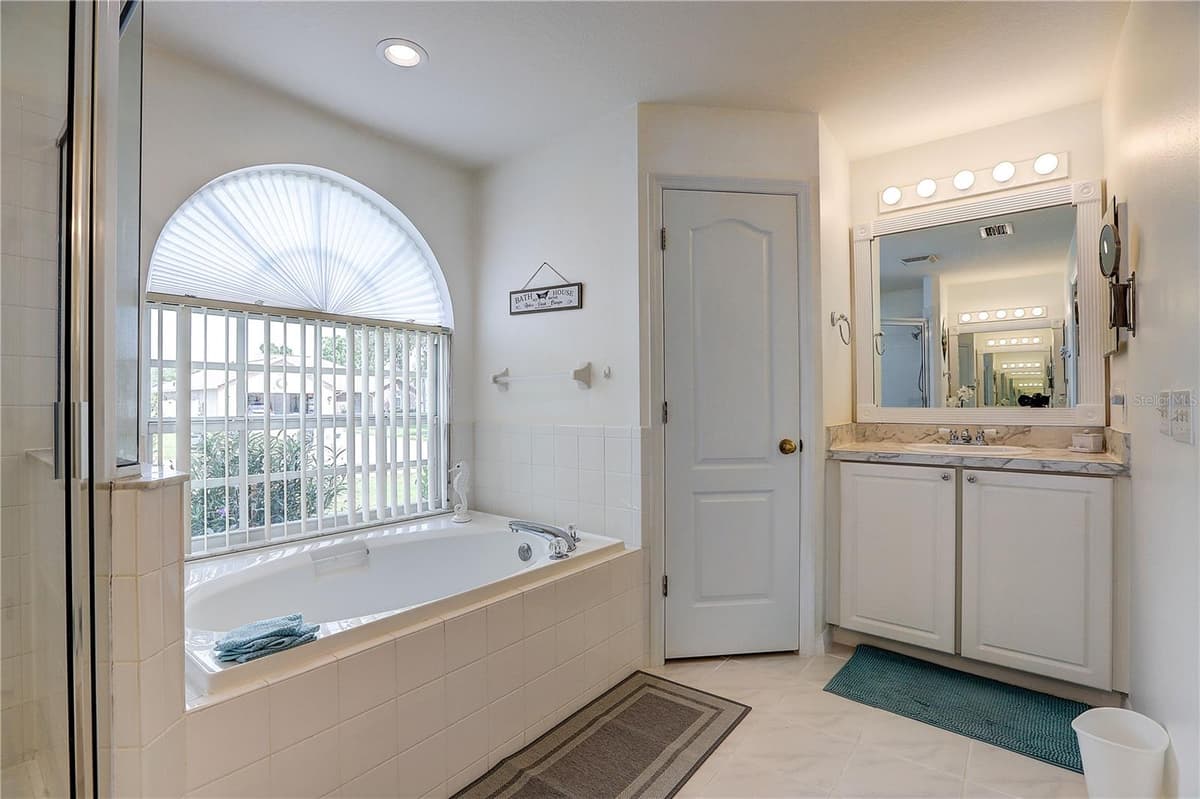 2242 TOWERING OAKS CIRCLE — photo 18 of 43