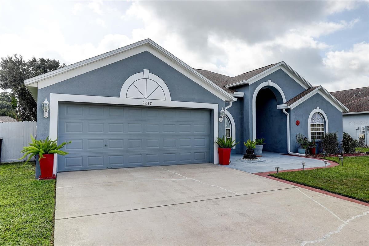 2242 TOWERING OAKS CIRCLE — photo 2 of 43