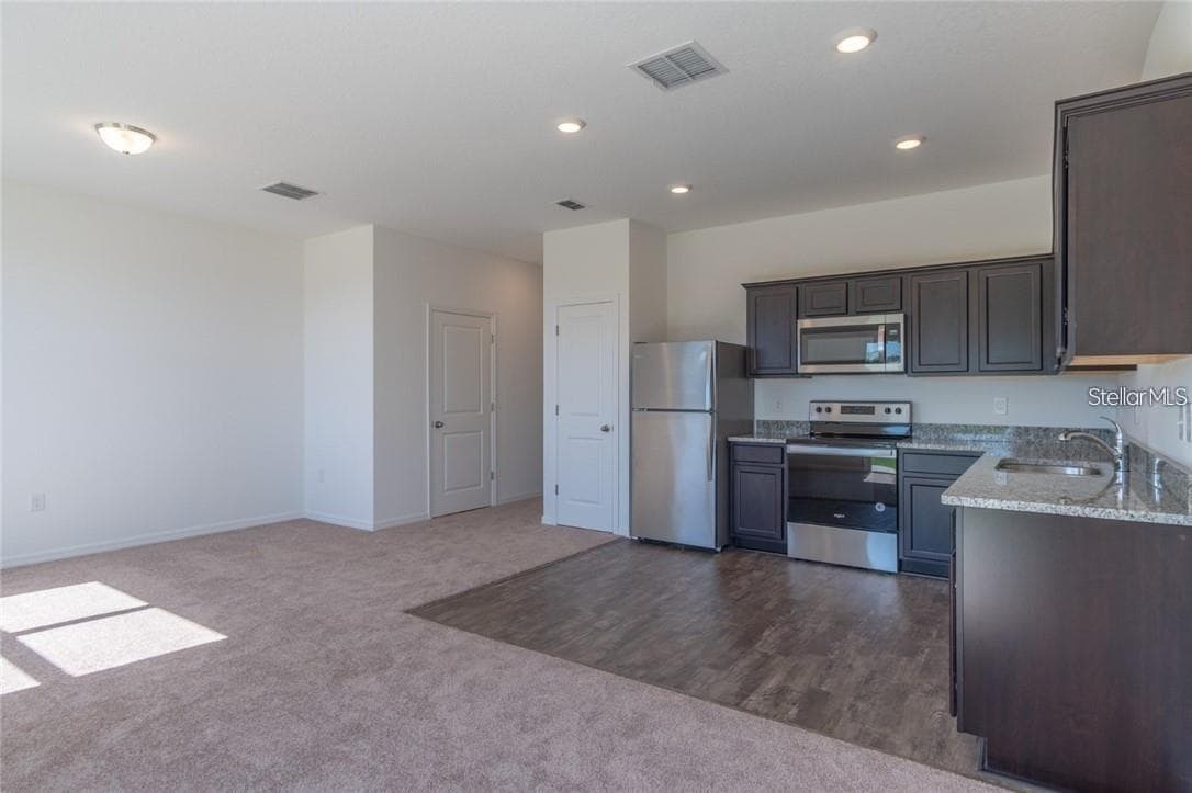 342 MADISON DRIVE — photo 4 of 17