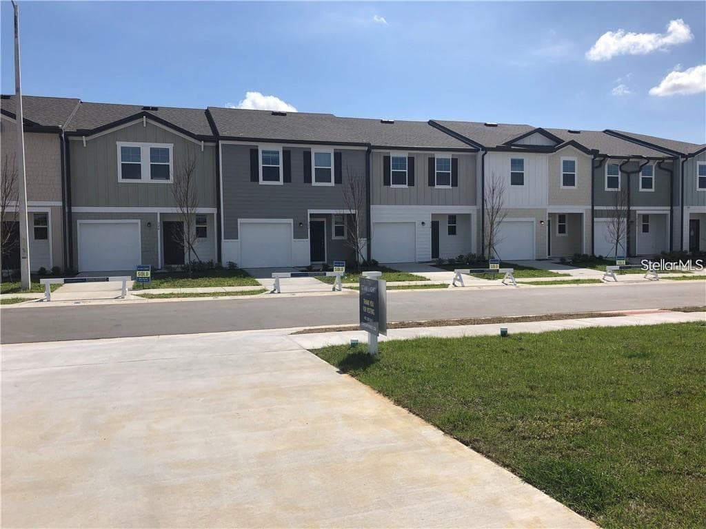 342 MADISON DRIVE — photo 1 of 17