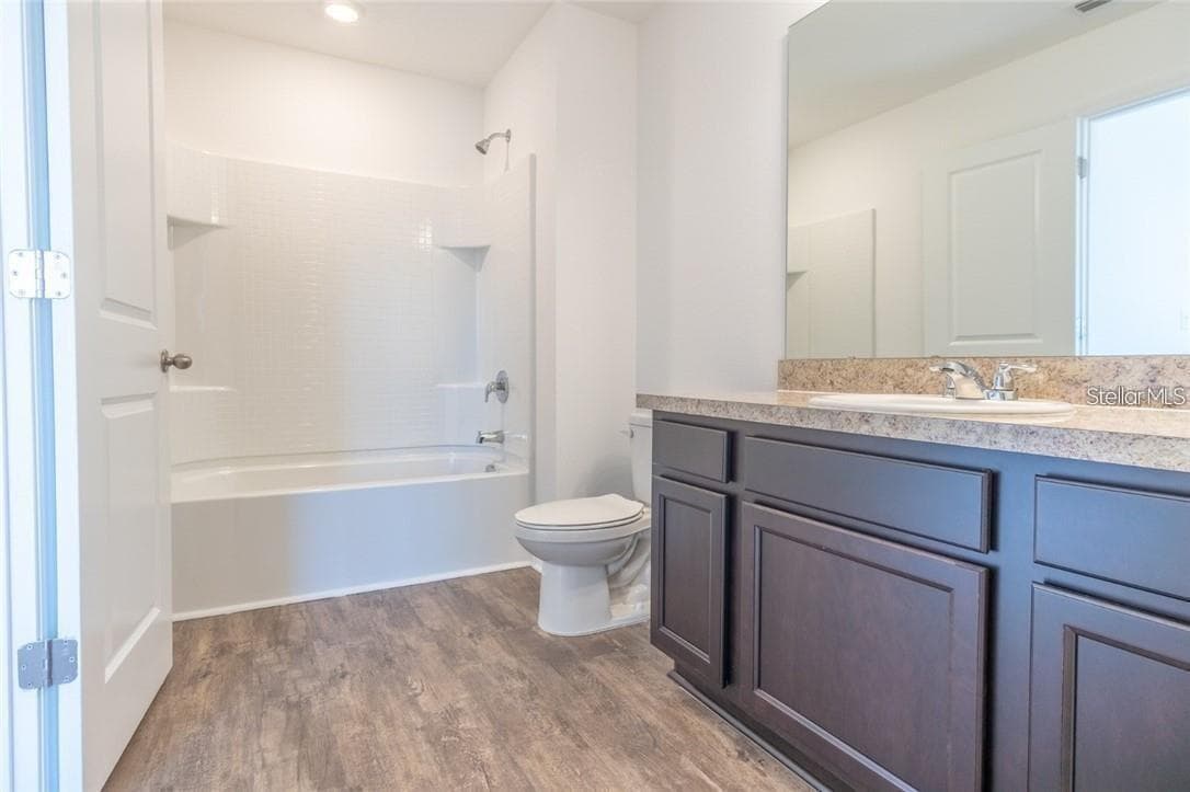 342 MADISON DRIVE — photo 8 of 17