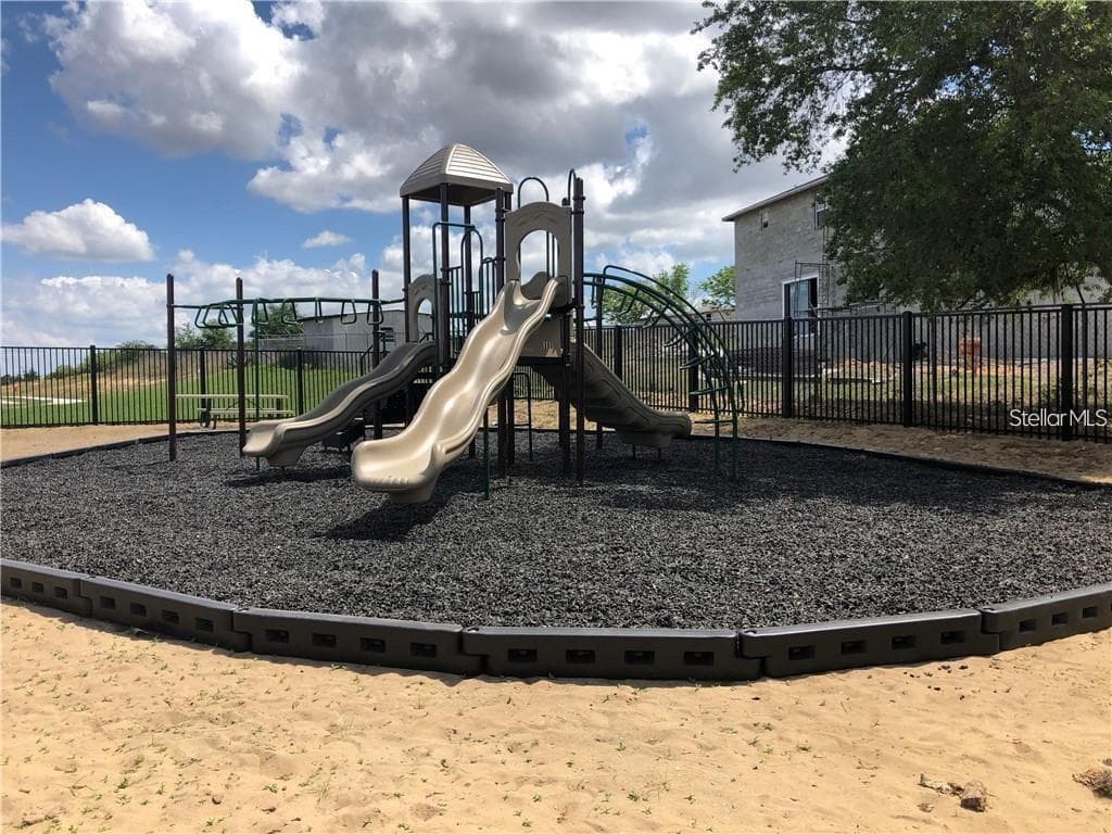 342 MADISON DRIVE — photo 15 of 17