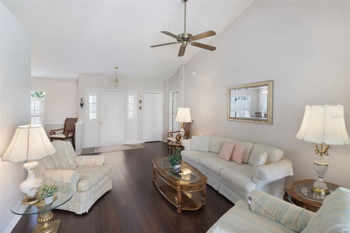 4529 PEACH TREE STREET — photo 10 of 63