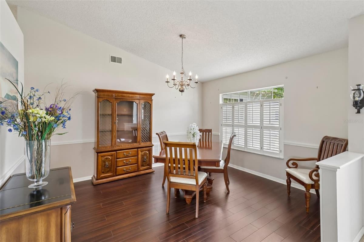 4529 PEACH TREE STREET — photo 11 of 63